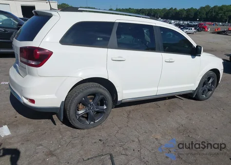 2020 Dodge Journey Crossroad z USA, uszkodzony, nr VIN 3C4PDCGB6LT248496